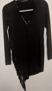 Assymetric hem t-shirt tunic with fringe